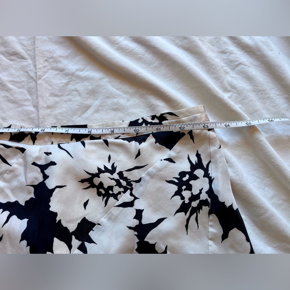 White House Black Market silk skirt size 0 - Picture 5 of 6